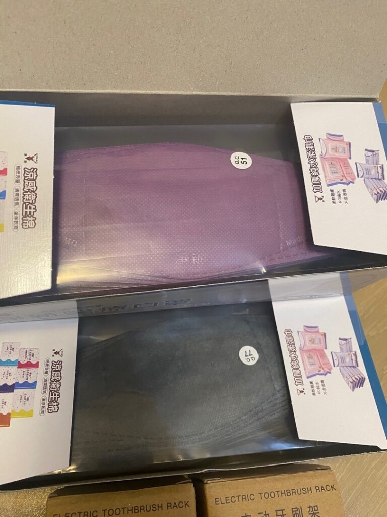 日常佩戴魚型口罩情境