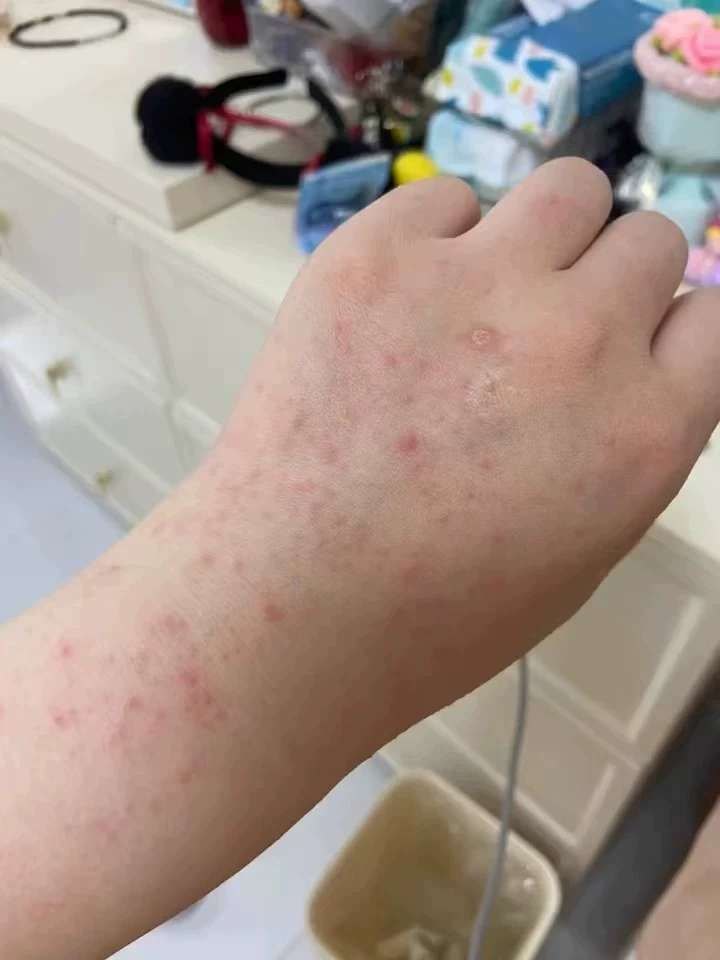 清爽型與厚重型保濕霜質地比較