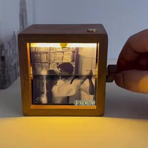 手搖翻頁書旋轉相框怎麼挑？用客製照片打造桌面儀式感的 5 個關鍵
