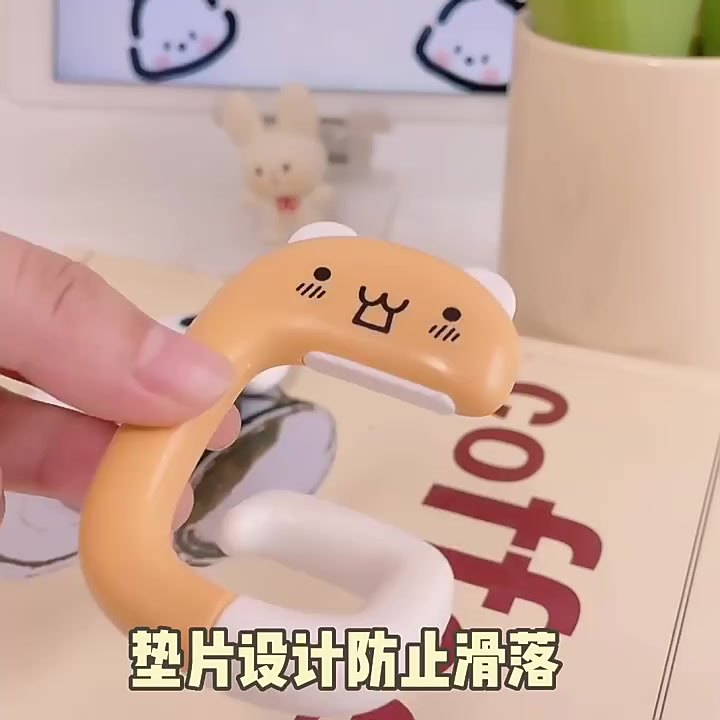 包包亂放與掛勾收納對照
