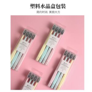 防塵牙刷套怎麼比？四入馬卡龍牙刷 vs. 沒有套的收納方式：你會差在哪