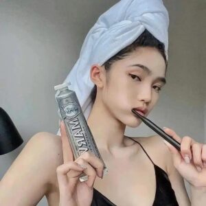 口氣不穩+牙面偏黃怎麼辦?用Marvis薄荷牙膏把「日常卡點」拆開處理
