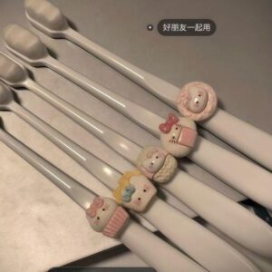 刷牙總是敷衍？針對「不舒服、容易漏刷、宿舍難收納」的可愛Kt貓咪牙刷解法